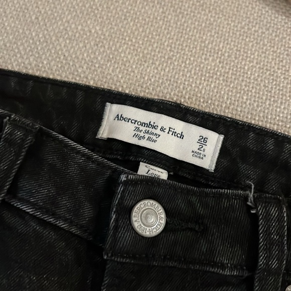 Abercrombie curve love slit hem (front) black high rise jeans - Picture 4 of 6